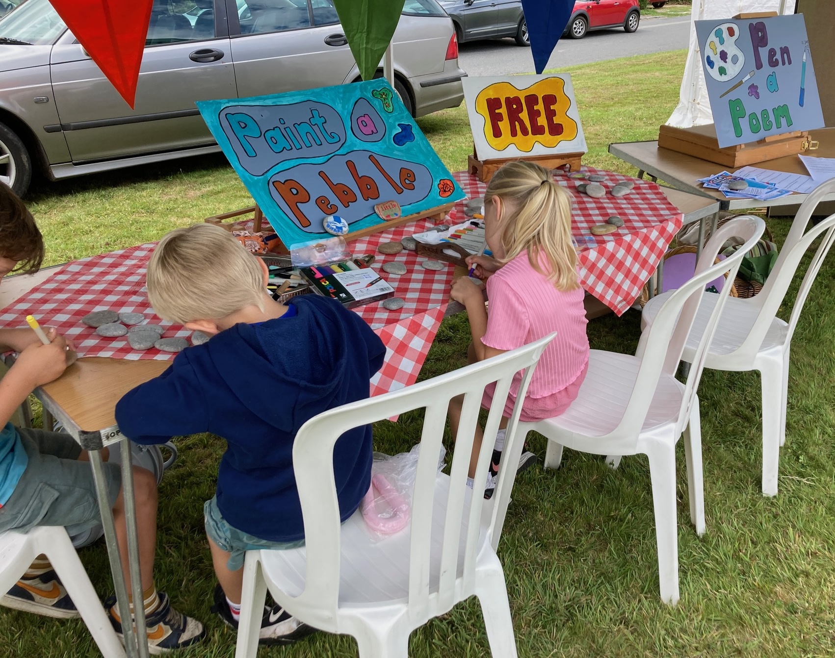 WHEN LIFE IS A BEACH, KEEP CALM AND PAINT A PEBBLE